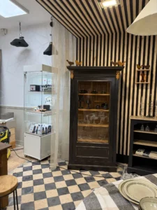 artisan-renovation-buffet-amboise-thi-k-pris